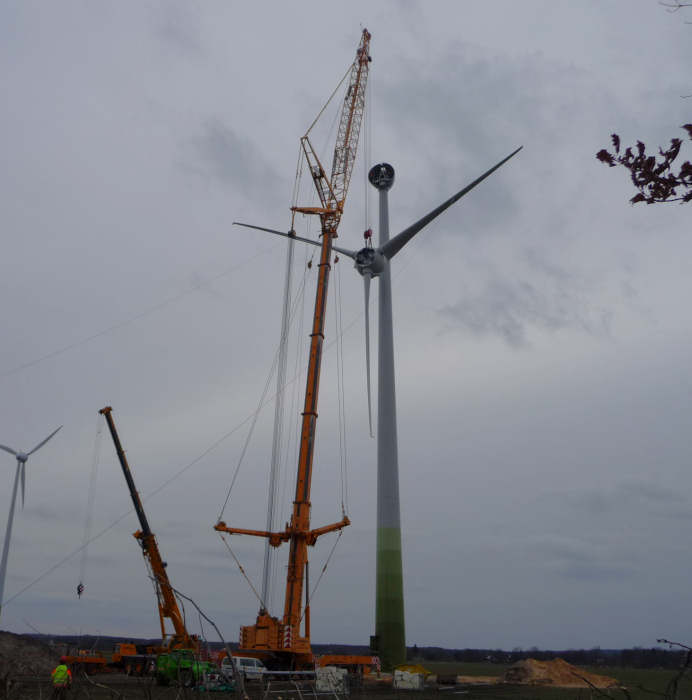 WEA Montage in einem Windpark bei Berkhof