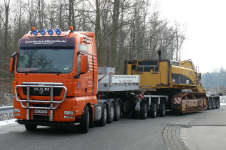 Ferraro Schwerlast mit einem CAT 385 C