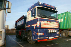 DAF 95 XF 430 mit Carnehl Mulde