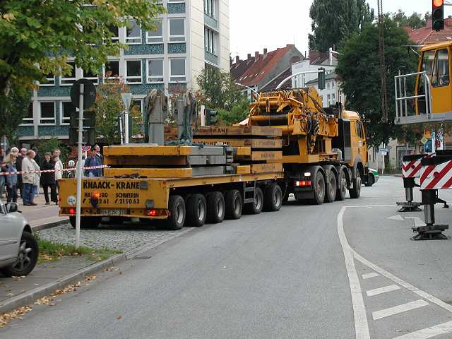 Knaack LTM 1500 hebt einen Findling ... (15)