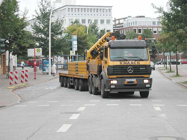 Knaack LTM 1500 hebt einen Findling ... (16)