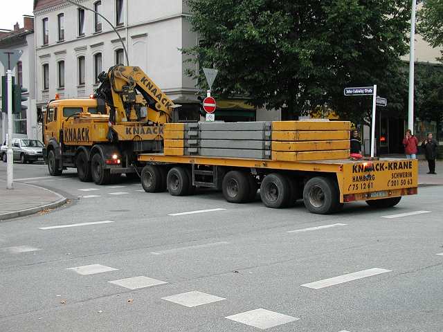 Knaack LTM 1500 hebt einen Findling ... (17)