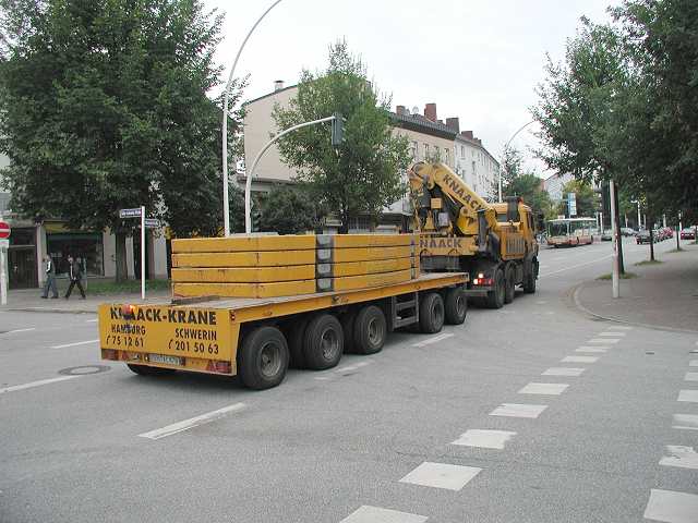 Knaack LTM 1500 hebt einen Findling ... (18)