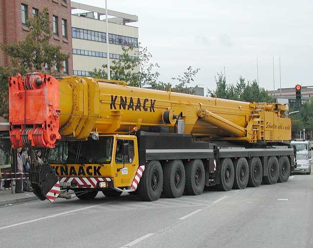 Knaack LTM 1500 hebt einen Findling ... (19)