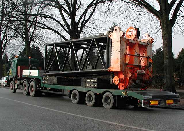 Liebherr LG 1550 Gittermastkran - Anfahrt und Aufbau (14)