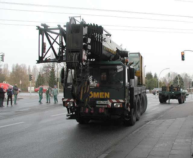 Liebherr LG 1550 Gittermastkran - Anfahrt und Aufbau (15)