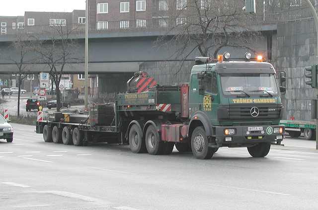 Liebherr LG 1550 Gittermastkran - Anfahrt und Aufbau (17)