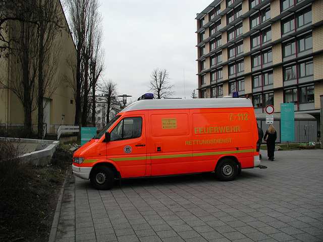 Rettungswagen auf MB 312 D Sprinter (1)