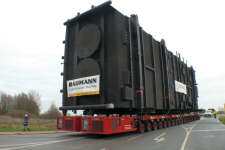 Dezember 2009: Transport von riesigen W�rmetauschern in Stade