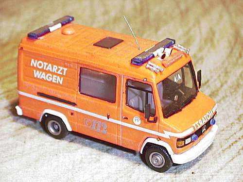 Hamburger Notarztwagen aus den 90ern