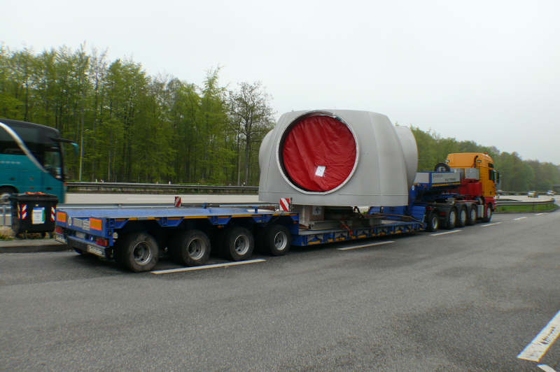 Transport einer Enercon E 82 Nabe, Gewicht 35 t