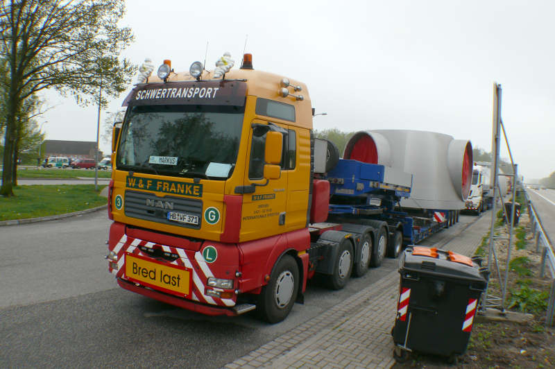 Transport einer Enercon E 82 Nabe, Gewicht 35 t