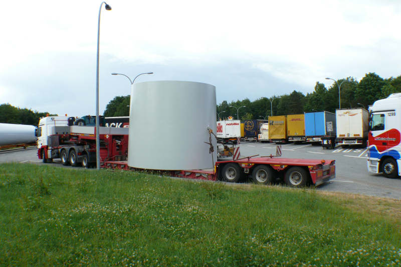 Transport von Betonteilen für einen WEA Betonturm