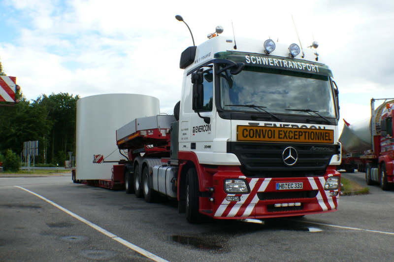 Transport von Betonteilen für einen WEA Betonturm