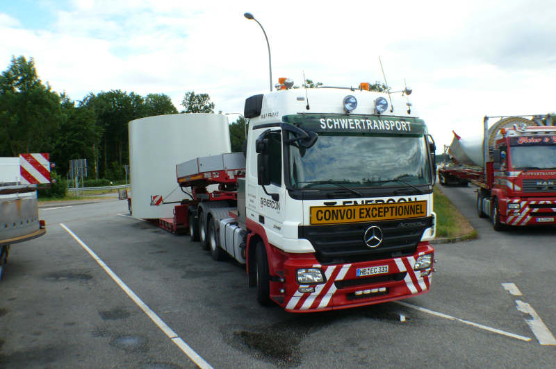 Transport von Betonteilen für einen WEA Betonturm