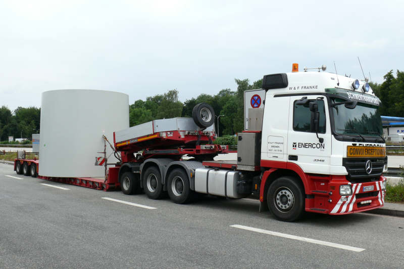 Transport von Betonteilen für einen WEA Betonturm