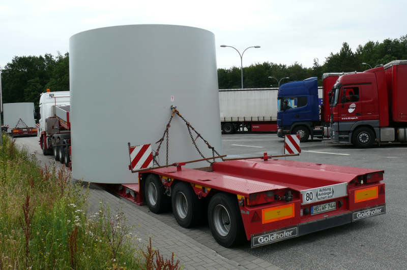 Transport von Betonteilen für einen WEA Betonturm