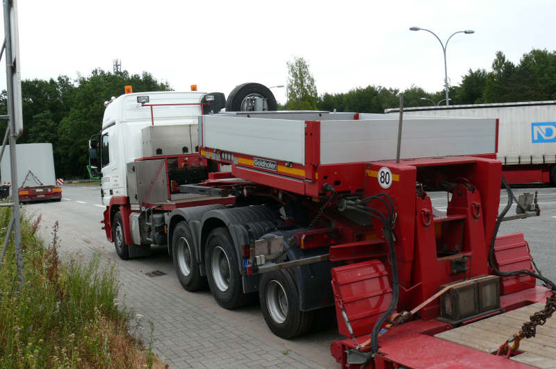 Transport von Betonteilen für einen WEA Betonturm