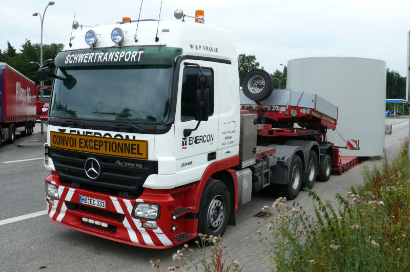 Transport von Betonteilen für einen WEA Betonturm