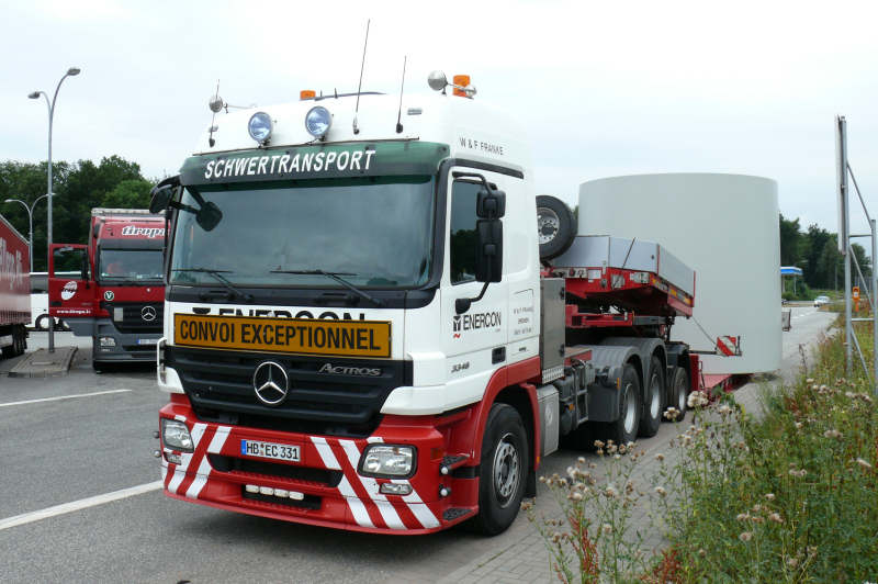 Transport von Betonteilen für einen WEA Betonturm