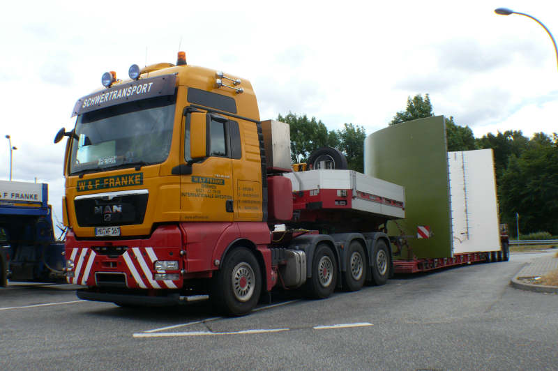 Transport von Betonteilen für einen WEA Betonturm