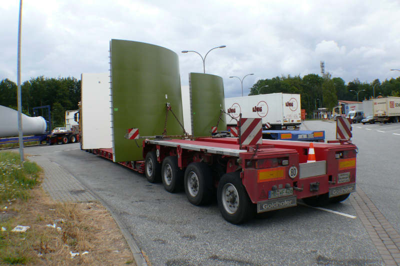 Transport von Betonteilen für einen WEA Betonturm