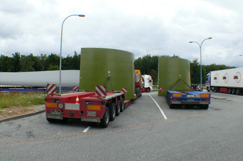 Transport von Betonteilen für einen WEA Betonturm