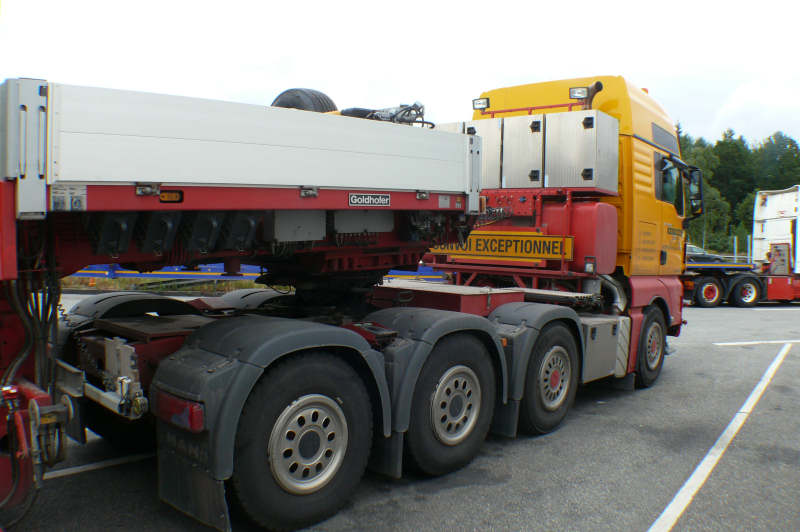 Transport von Betonteilen für einen WEA Betonturm