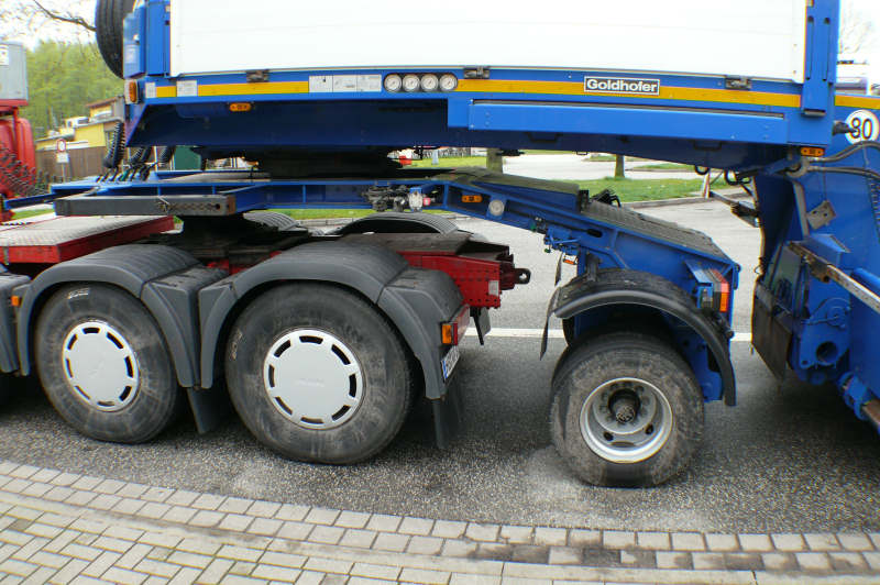 Transport einer Enercon E 82 Nabe, Gewicht 35 t