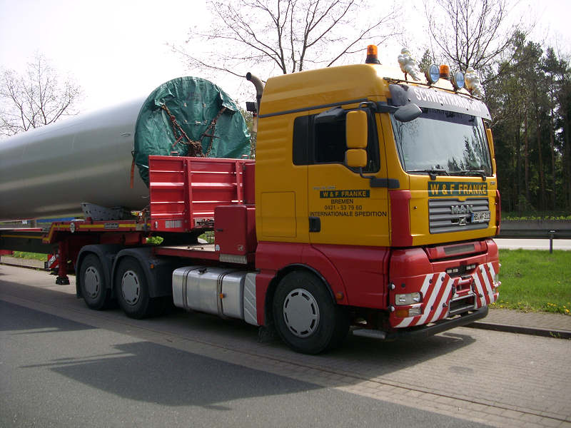 MAN 33.480 TGA mit Enercon WEA Turmteil