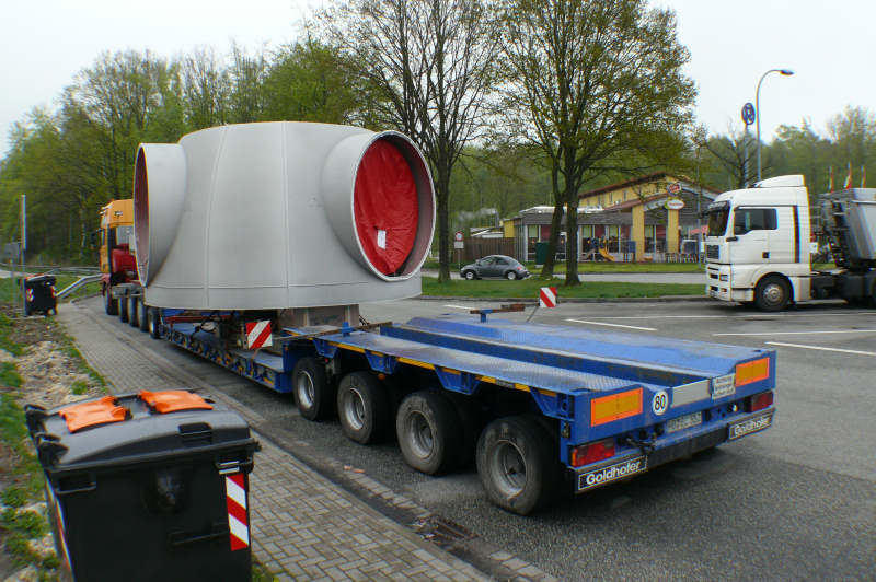 Transport einer Enercon E 82 Nabe, Gewicht 35 t