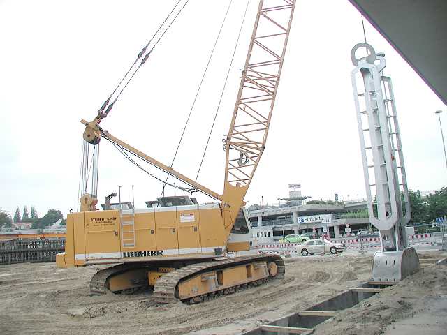 Liebherr Hydroseilbagger mit Schlitzwandgreifer (4)