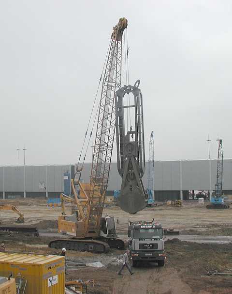 Liebherr Hydroseilbagger mit Schlitzwandgreifer (12)