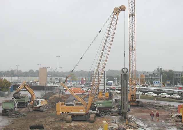 Liebherr Hydroseilbagger mit Schlitzwandgreifer (13)