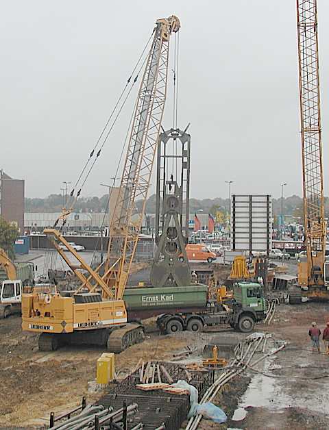 Liebherr Hydroseilbagger mit Schlitzwandgreifer (14)