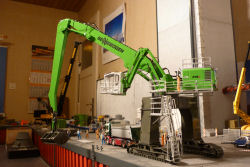 Sennebogen 875 E Umschlagbagger auf raupenmobilen Portal, Januar 2018