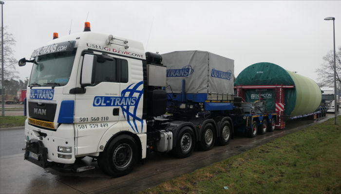 OL Trans, MAN 41.540 TGX mit Scheuerle Rohradapter Kombination und Enercon Turmsektion, Herbst 2022, Rasthof L�neburger Heide Ost