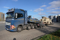 Wocken, Volvo FH 05 750 mit Faymonville 3-5 Variomax Tieflader und G BKF 1025-4.1 Transport