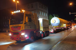 Baumann, Transport von Raffineriekolonnen bis 255 t St�ckgewicht, f�r die Holborn Raffinerie