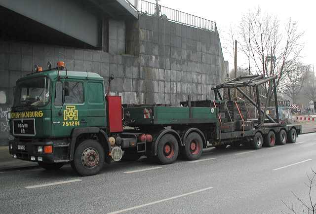 Liebherr LG 1550 Gittermastkran - Anfahrt und Aufbau (8)