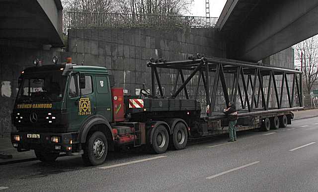 Liebherr LG 1550 Gittermastkran - Anfahrt und Aufbau (10)