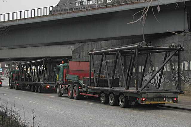 Liebherr LG 1550 Gittermastkran - Anfahrt und Aufbau (12)