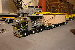 Bolk Almelo Volvo FH 16 750 Euro 6 und Nooteboom Multi PX 3+6, mit Maschinenkiste, Januar 2017