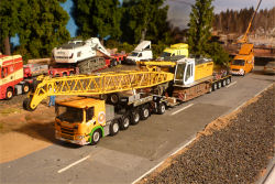 Holtrop V.d.Vlist Scania P 450 10x4 mit Nooteboom Euro ICP 1/5 Transport Liebherr HS 855 Seilbagger in 1/50