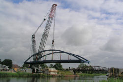 Grohmann LG 1750 Brckenhub Dalldorf ber den Elbe-Lbeck Kanal, Juni 2006